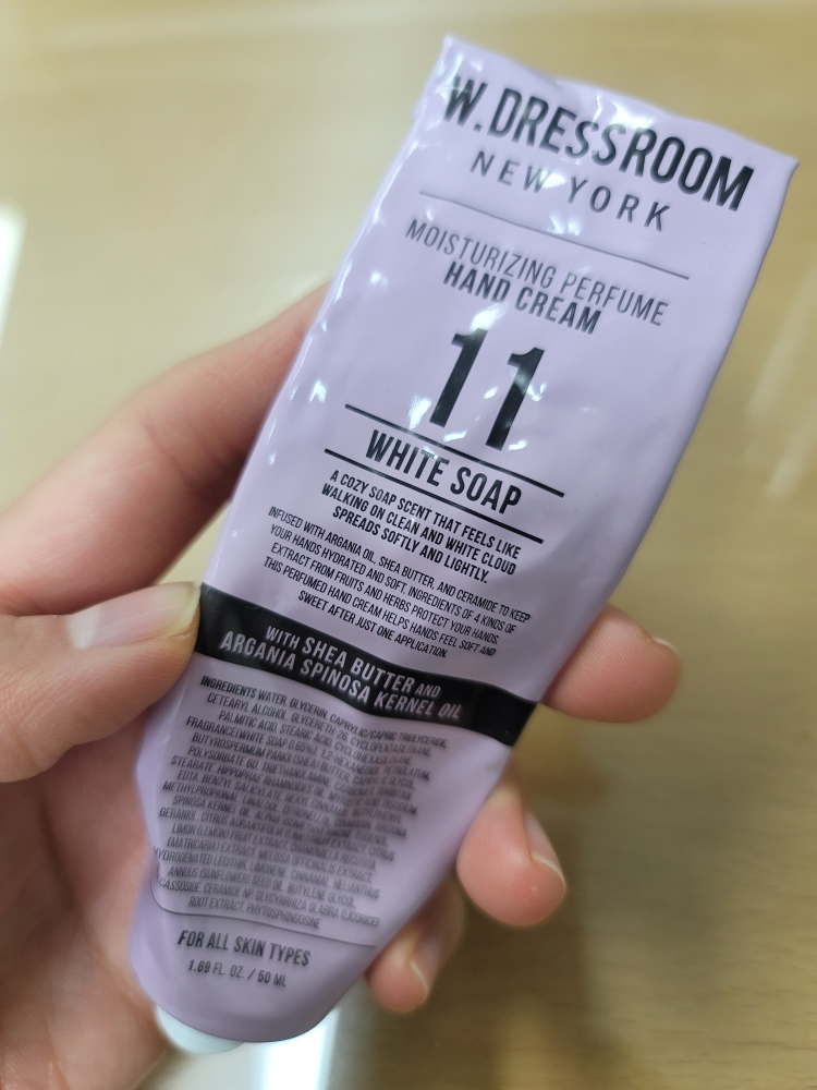 W.DRESSROOM 保濕香水護手霜 (No.11 白皂) 50ml