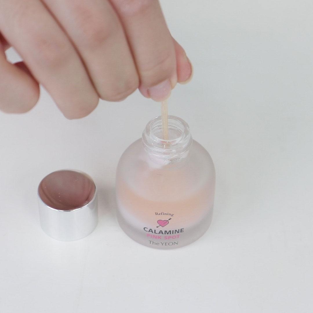 The YEON Refining Calamine Pink Spot 15ml