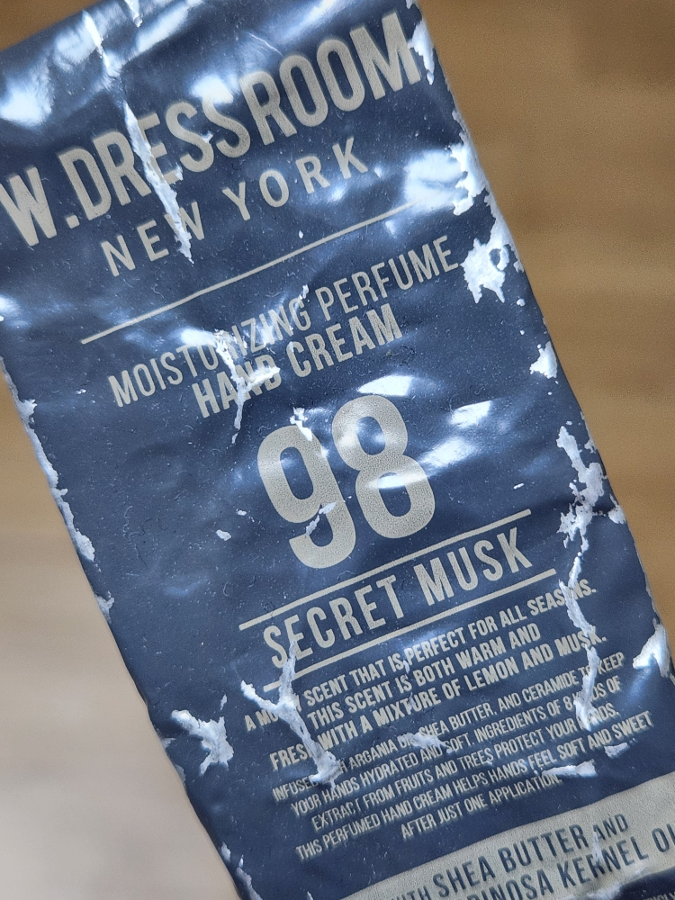 W.DRESSROOM 保濕香水護手霜 (No.98 秘境麝香) 50ml