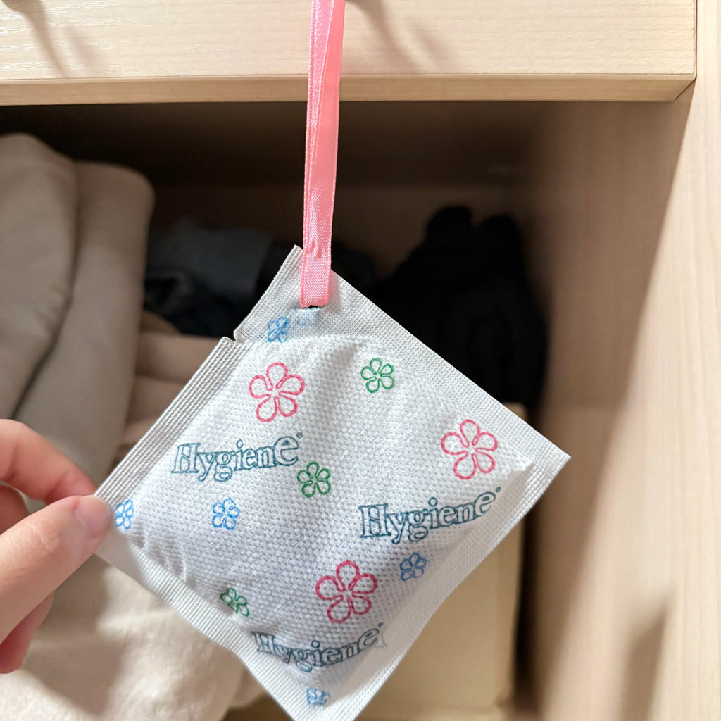 Hygiene Fabric Freshener Blooming Touch 8g