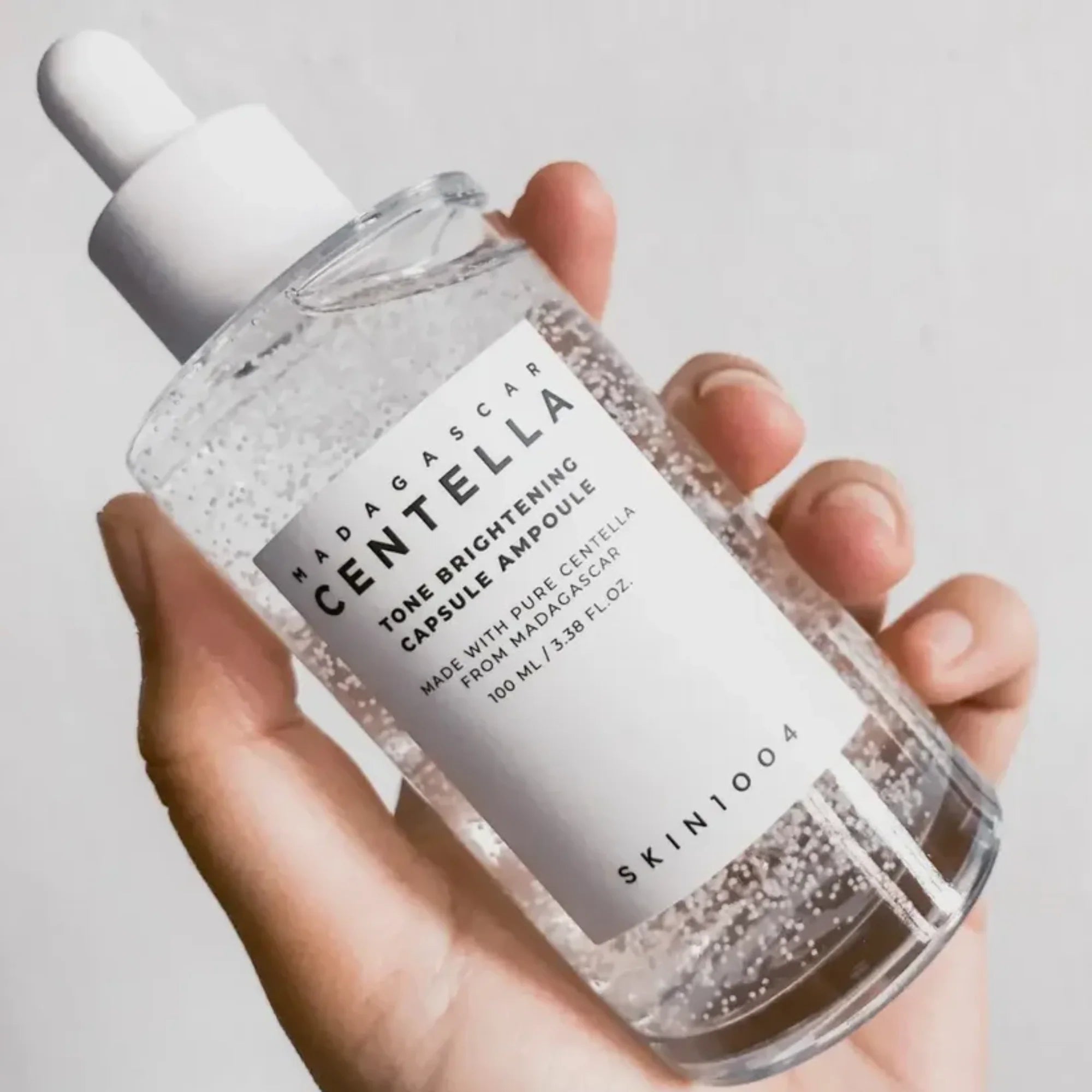 Skin1004 韓國 積雪草煥白光感凝珠安瓶精華 100ml