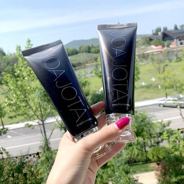 JOAJOTA Black Tube Charcoal Amino Acid Foam Cleanser (Pore Control) 120ml