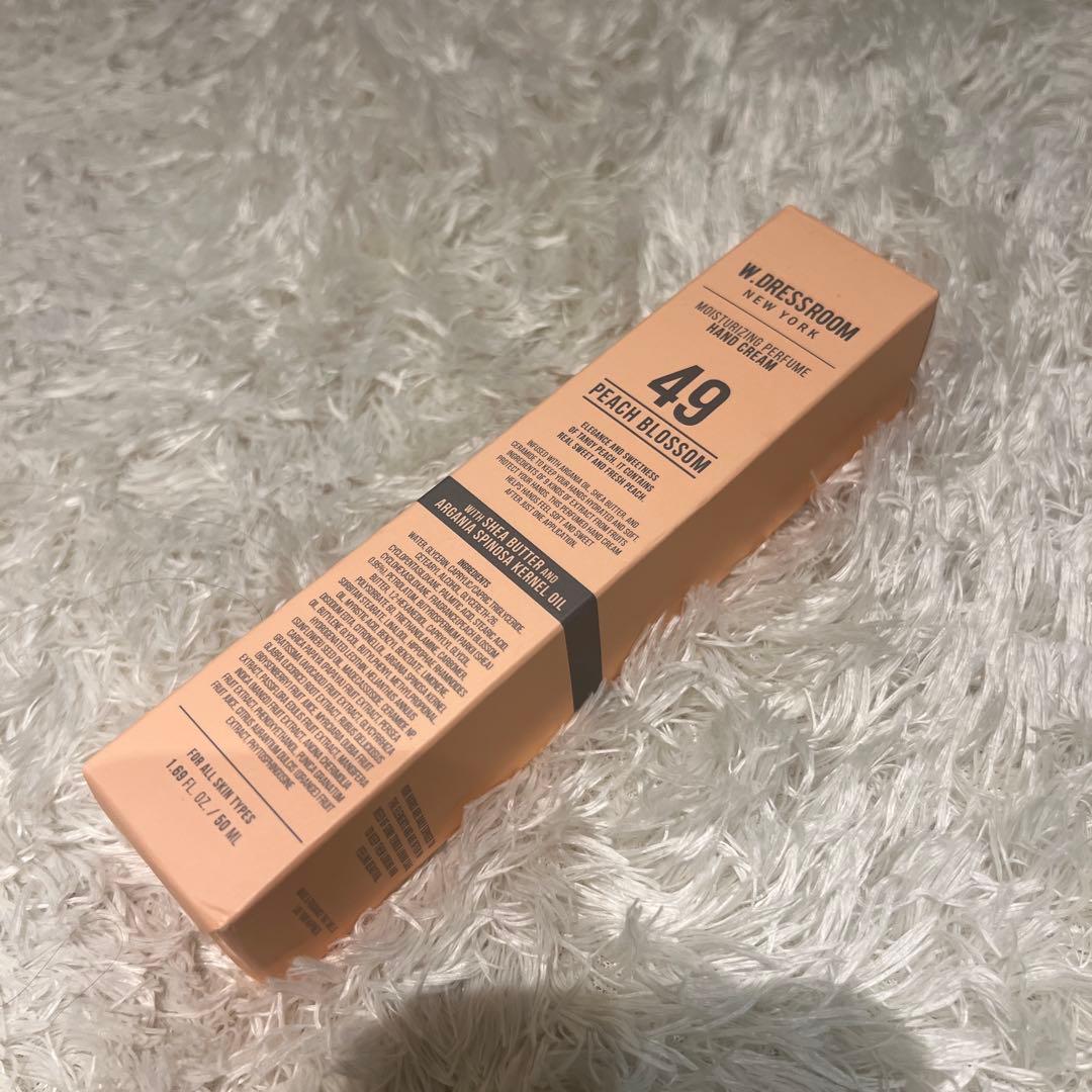 W.DRESSROOM Moisturizing Perfume Hand Cream (No.49 Peach Blossom) 50ml