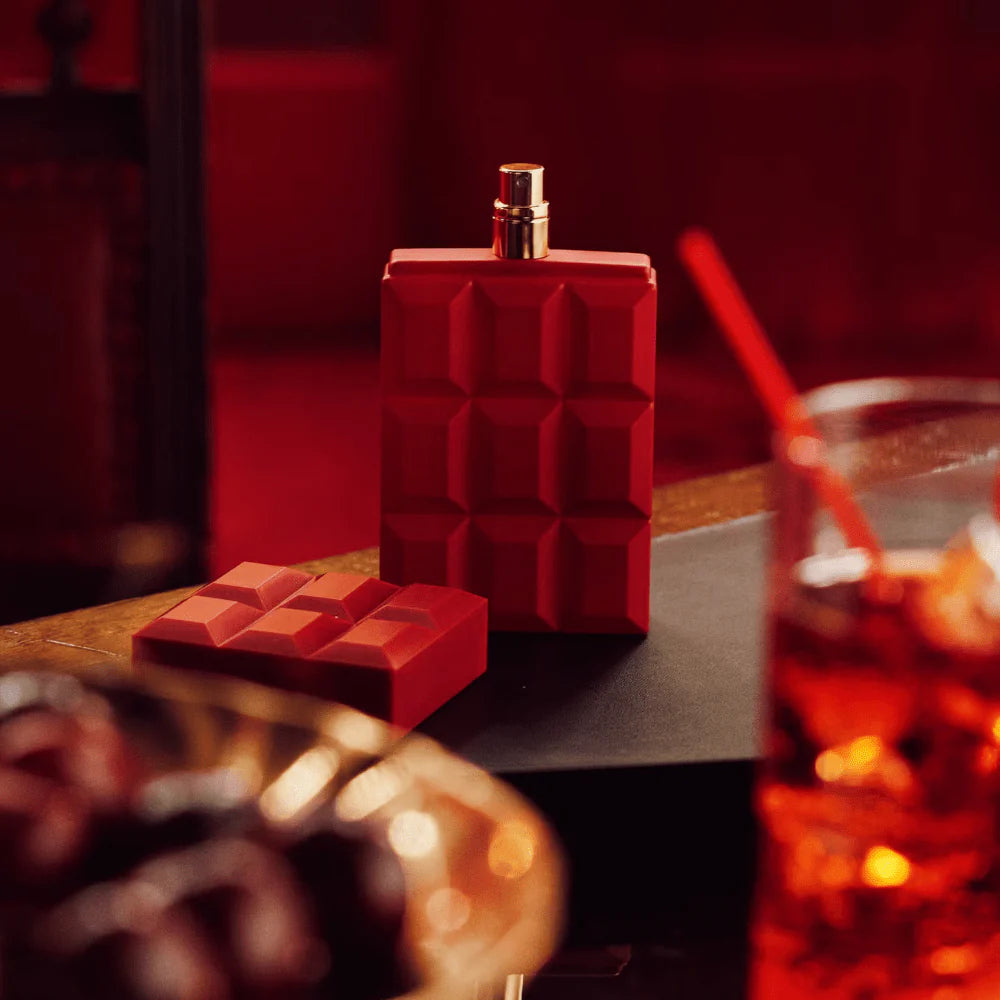 Sabrina Carpenter Cherry Baby Edp Parfum Spray (Dark Chocolate & Red Poppy & Vanilla Orchid & Peony) 30ml