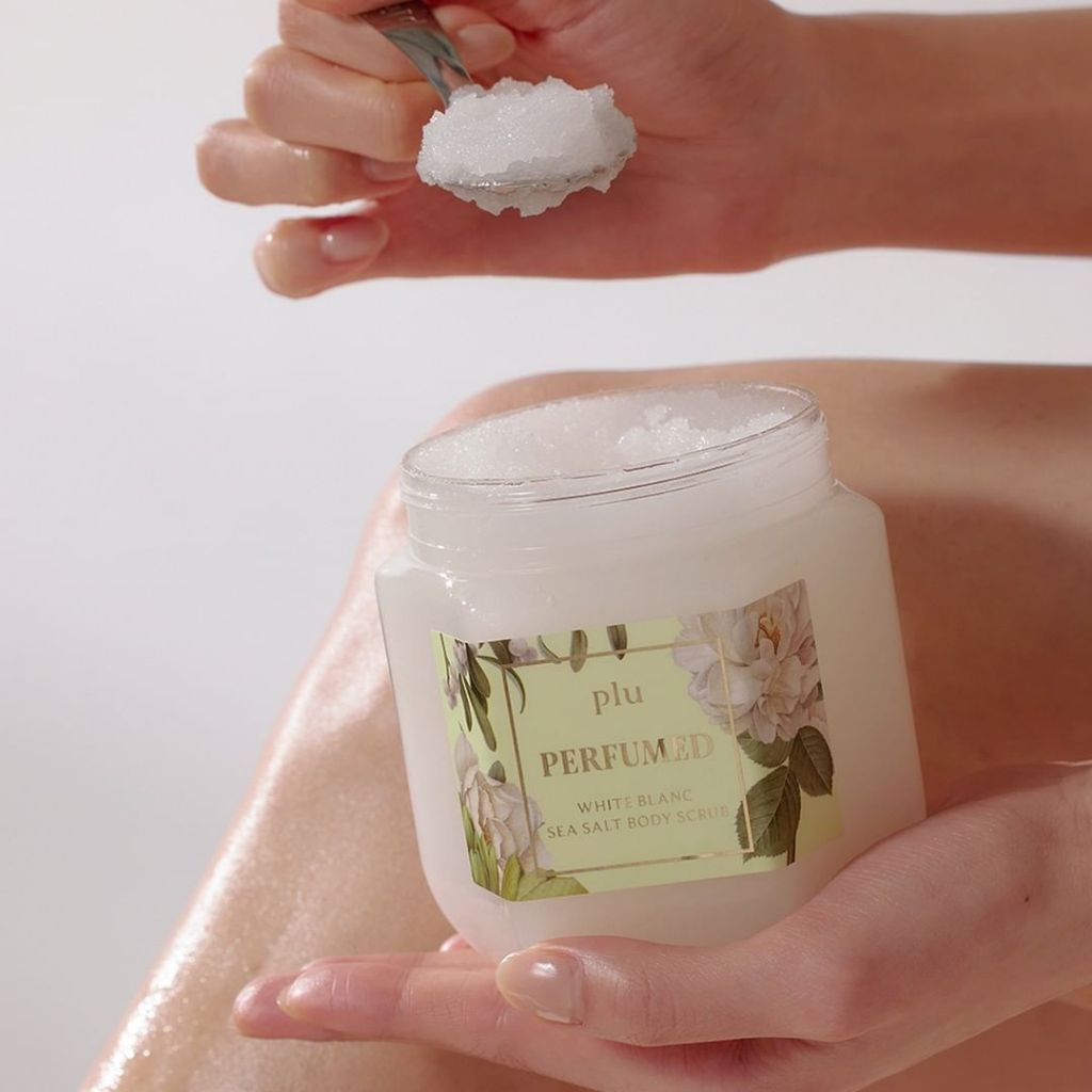 PLU Perfumed Sea Salt Body Scrub (White Blanc) 500g