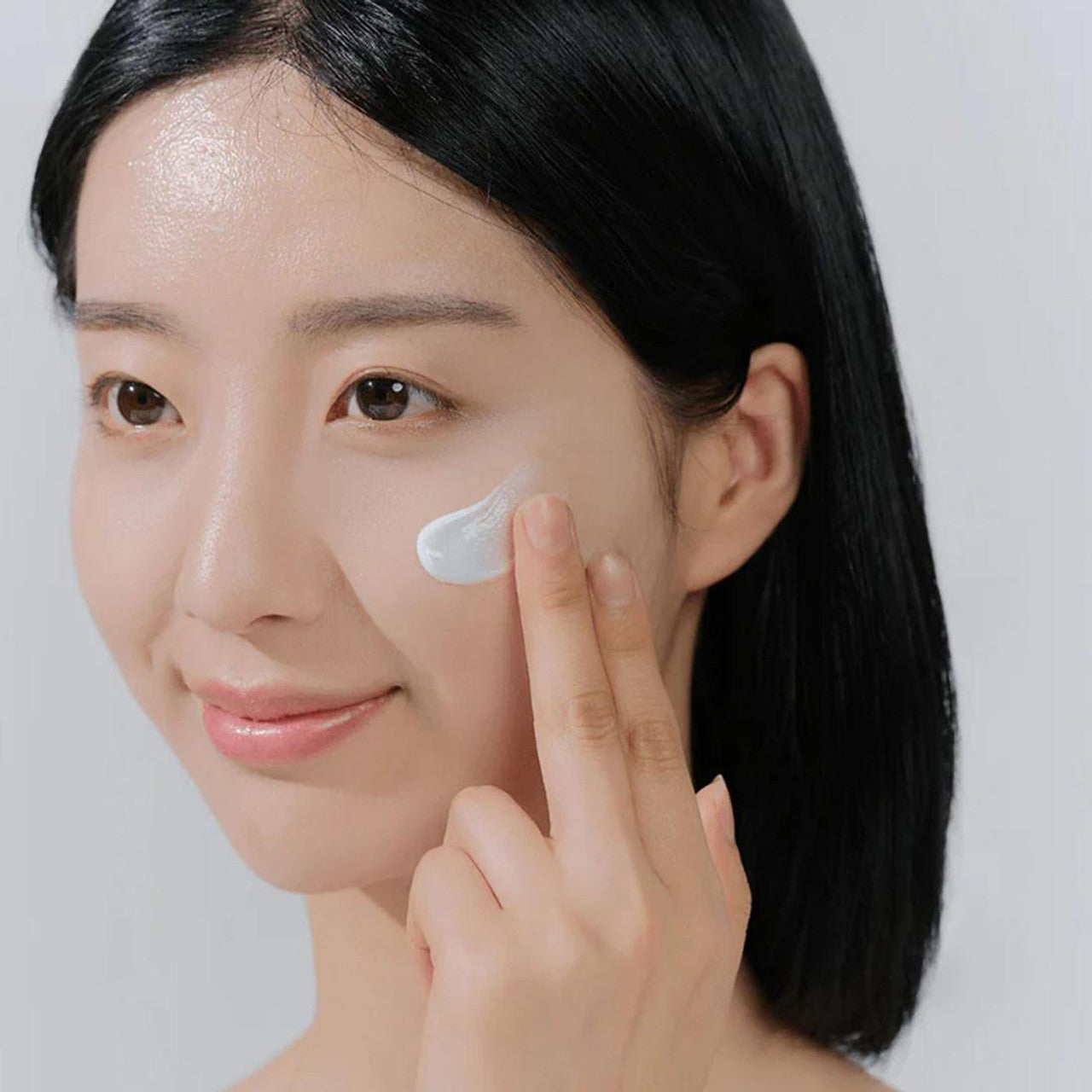 Skin1004 韓國 積雪草玻尿酸水凝防曬精華 SPF50+ PA++++ 50ml