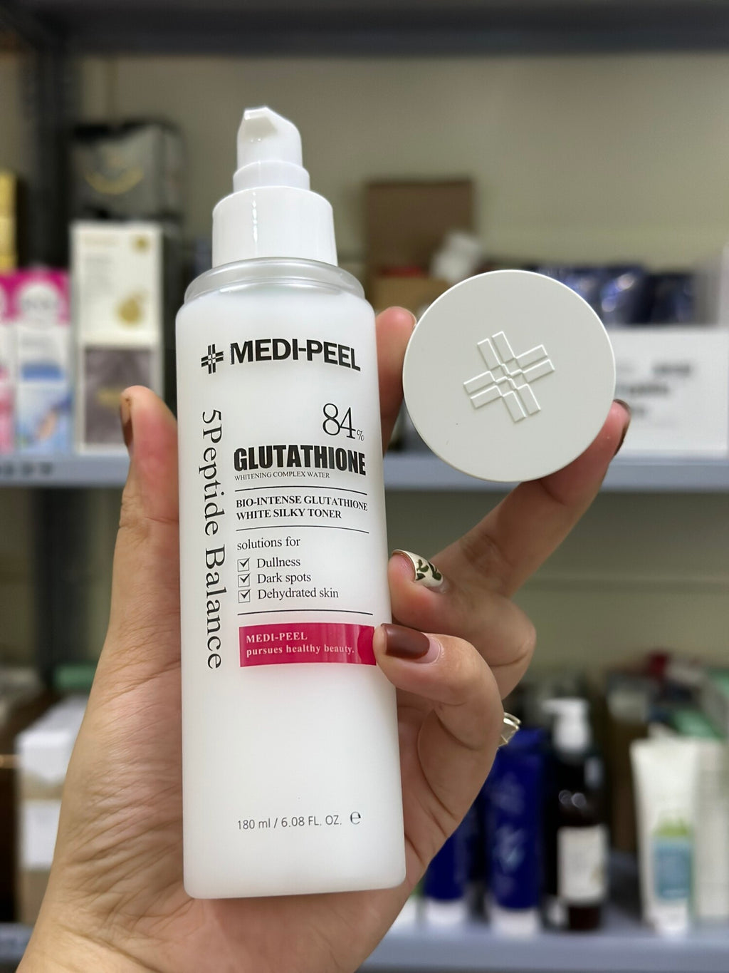 medi-peel bio-intense glutathione white toner Silky 180ml Overview Brand Medipeel Origin Korea Quantity 180ml Details 84% Glutathione Water in one bottle of toner MEDI PEEL | Bio Intense